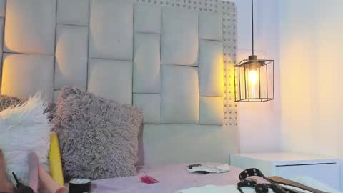 Snapshot of anagil_m chatting on February 1, 6:54 am Anagil online show from February 1, 6:54 am