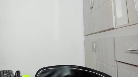 Snapshot of anahi_cruz77 chatting on December 19, 5:08 pm Ana online show from December 19, 5:08 pm