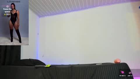 Snapshot of anahi_cruz77 chatting on September 30, 2:05 am Ana online show from September 30, 2:05 am