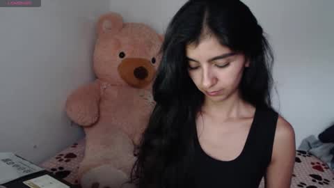 Snapshot of anahibrowns95 chatting on February 19, 6:15 pm Anahi Browns online show from February 19, 6:15 pm