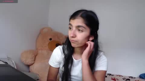 Snapshot of anahibrowns95 chatting on February 26, 7:46 pm Anahi Browns online show from February 26, 7:46 pm