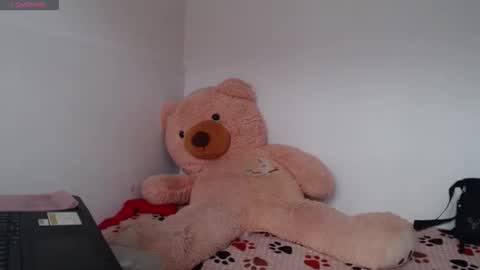 Snapshot of anahibrowns95 chatting on March 25, 7:09 pm Anahi Browns online show from March 25, 7:09 pm