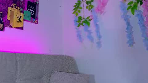 Anah online show from March 3, 2:12 pm