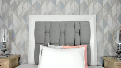   online show from November 18, 11:36 am