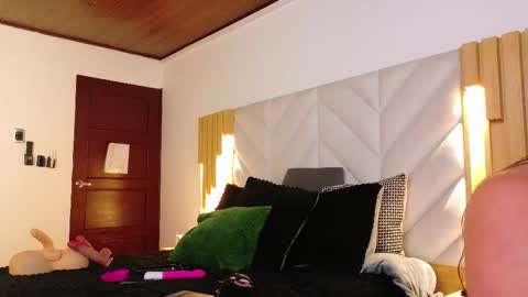 Anaise  online show from September 23, 11:35 am