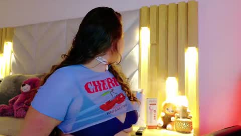 Snapshot of anaise_latif chatting on April 25, 1:41 pm Anaise online show from April 25, 1:41 pm