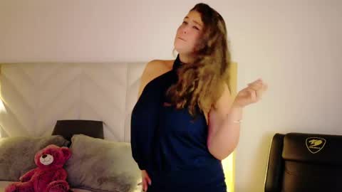 Snapshot of anaise_latif chatting on May 27, 11:40 am Anaise online show from May 27, 11:40 am