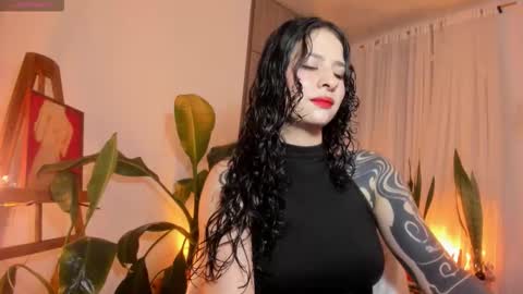 Mariana  online show from November 22, 3:11 pm