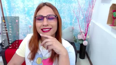 Snapshot of analia_01 chatting on October 15, 11:43 am Analia online show from October 15, 11:43 am