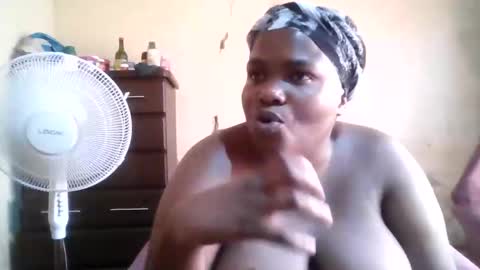 Snapshot of analslut1987 chatting on February 3, 7:35 am analslut1987 online show from February 3, 7:35 am