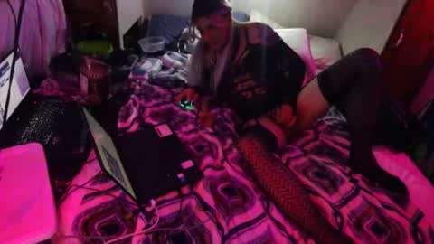 analslut4u2fuck69 online show from April 26, 12:25 pm