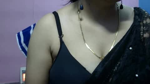 Snapshot of anamika794088 chatting on December 17, 10:34 am anamika794088 online show from December 17, 10:34 am