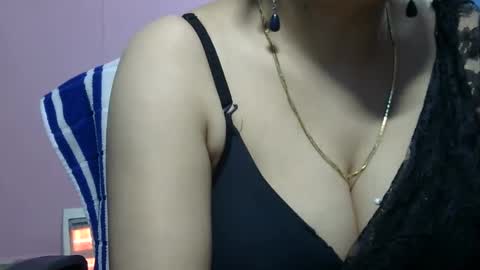 Snapshot of anamika794088 chatting on December 17, 4:11 pm anamika794088 online show from December 17, 4:11 pm