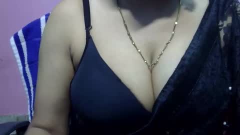 Snapshot of anamika794088 chatting on September 13, 11:43 am anamika794088 online show from September 13, 11:43 am