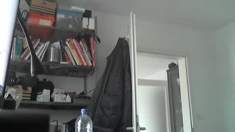Snapshot of anarchox chatting on September 25, 8:51 am Andi online show from September 25, 8:51 am