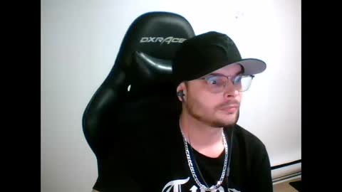 Snapshot of anarchyy1994 chatting on March 18, 9:01 am anarchyy1994 online show from March 18, 9:01 am