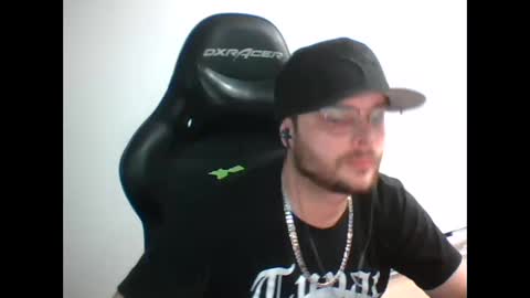 Snapshot of anarchyy1994 chatting on April 1, 6:25 am anarchyy1994 online show from April 1, 6:25 am