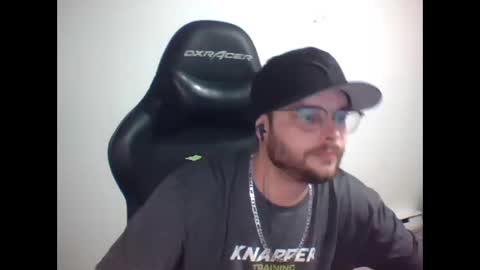 Snapshot of anarchyy1994 chatting on April 5, 8:22 am anarchyy1994 online show from April 5, 8:22 am