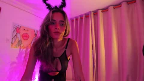 Ana online show from October 28, 8:00 pm