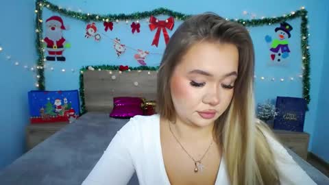 Snapshot of anastacyyellig chatting on December 14, 8:51 pm anastacyyellig online show from December 14, 8:51 pm