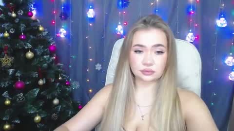 Snapshot of anastacyyellig chatting on December 24, 1:06 am anastacyyellig online show from December 24, 1:06 am