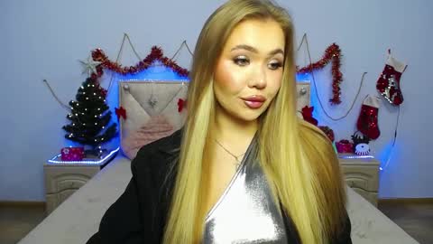 Snapshot of anastacyyellig chatting on January 4, 8:06 am anastacyyellig online show from January 4, 8:06 am