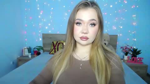 Snapshot of anastacyyellig chatting on January 30, 8:32 am anastacyyellig online show from January 30, 8:32 am