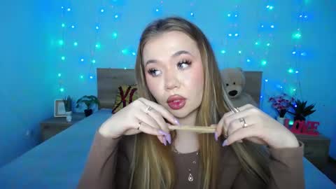 Snapshot of anastacyyellig chatting on January 30, 5:39 pm anastacyyellig online show from January 30, 5:39 pm