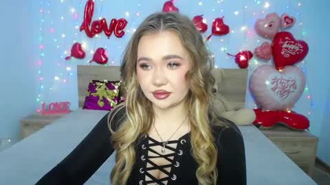 Snapshot of anastacyyellig chatting on February 6, 9:00 am anastacyyellig online show from February 6, 9:00 am