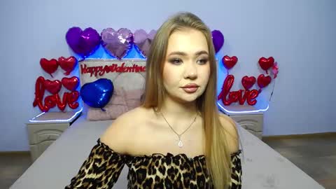 Snapshot of anastacyyellig chatting on February 10, 9:04 am anastacyyellig online show from February 10, 9:04 am