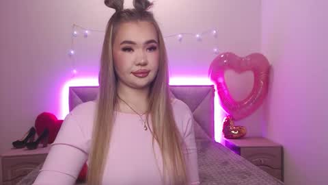 Snapshot of anastacyyellig chatting on February 19, 9:33 pm anastacyyellig online show from February 19, 9:33 pm