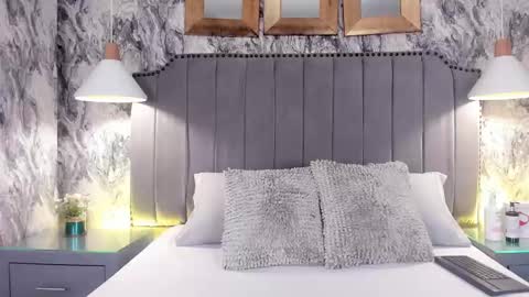 Mia online show from September 25, 12:09 pm