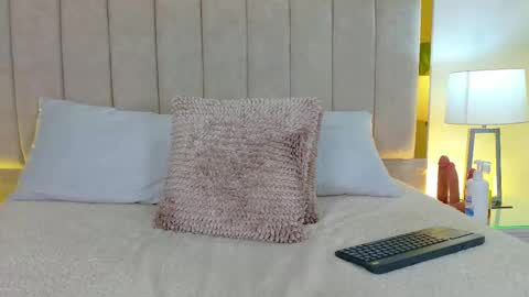 Snapshot of anastasia_steelegb chatting on March 7, 12:24 pm Mia online show from March 7, 12:24 pm