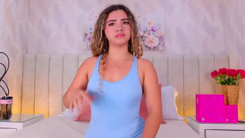 Mia online show from May 19, 12:11 pm