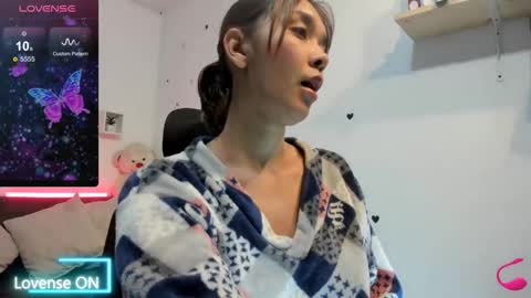 Snapshot of anastasia_tuya chatting on January 15, 3:11 am anastasia online show from January 15, 3:11 am