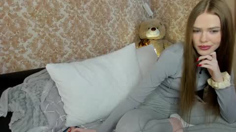 Snapshot of anayalowe chatting on May 5, 10:34 am anayalowe online show from May 5, 10:34 am