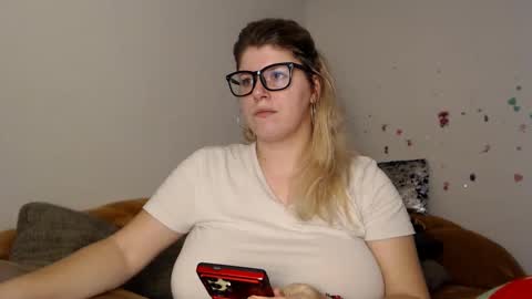 Anaysbigtits online show from December 9, 6:14 pm