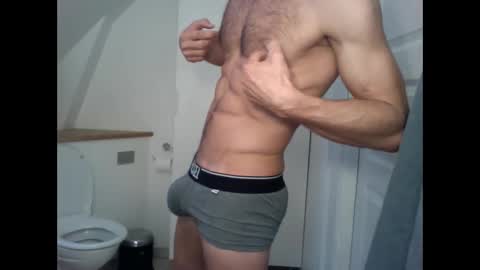 Snapshot of and_andys chatting on October 5, 11:19 am and_andys online show from October 5, 11:19 am