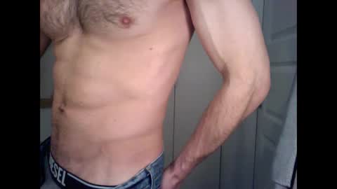 Snapshot of and_andys chatting on February 10, 11:25 am and_andys online show from February 10, 11:25 am