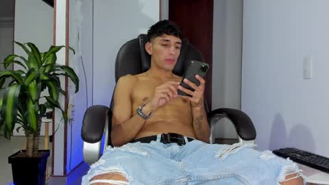 Snapshot of ander_012 chatting on January 29, 12:12 am Ander Arias online show from January 29, 12:12 am