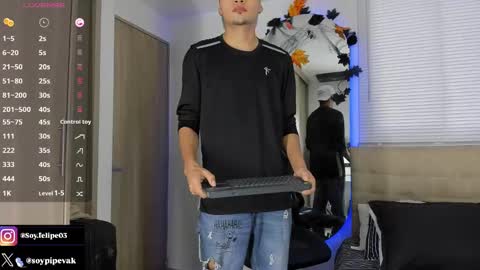 Snapshot of ander_bisex chatting on November 1, 11:23 am Ander online show from November 1, 11:23 am