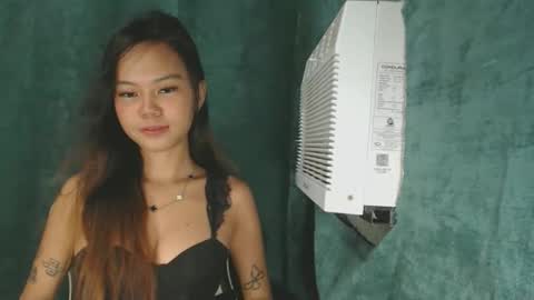 Snapshot of andiaprecious_ chatting on March 27, 5:02 am andiaprecious_ online show from March 27, 5:02 am