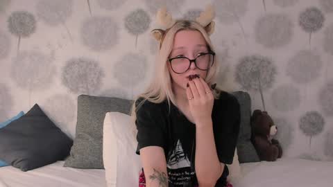 andneveragain online show from January 29, 11:41 am
