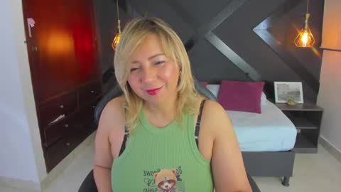 Snapshot of andre_soto_ chatting on September 21, 3:52 am A N D R E online show from September 21, 3:52 am