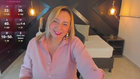 Snapshot of andre_soto_ chatting on April 2, 1:25 am A N D R E online show from April 2, 1:25 am