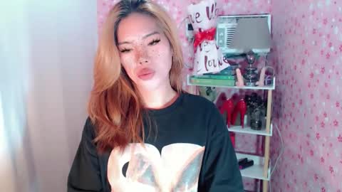 andrea06121998 online show from December 1, 3:11 am