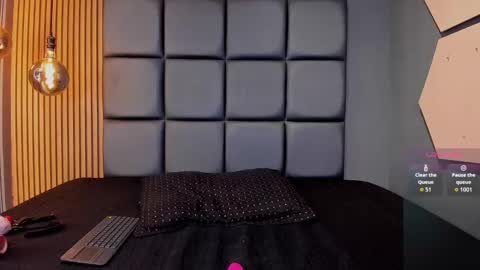 Snapshot of andrea_love01 chatting on October 22, 1:22 pm ANDREA online show from October 22, 1:22 pm