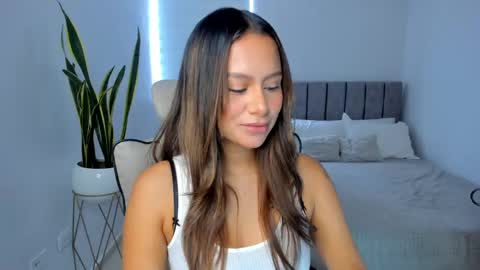 andrea online show from March 1, 6:43 pm