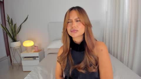 andrea online show from March 25, 7:09 pm