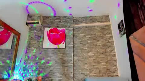 ANDREINA online show from May 2, 4:01 pm